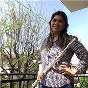Insegnante di musica/ flauto/ canto per il benessere/ stimolazione e attivazione in movimento / propedeutica/ offre personalizzate lezioni (in lingua sia italiana o spagnola) sia per principianti, avanzati o per il benessere e manutenzioni della salute de